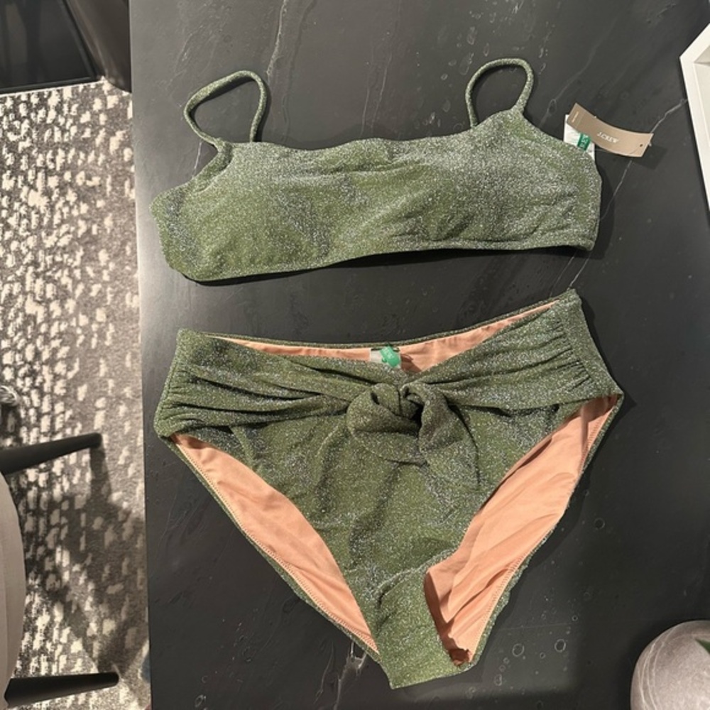 JCREW SCOOPNECK BIKINI TOP IN SPARKLE Size XXL
Color DARK SEAWEED SILVER SPARKLE